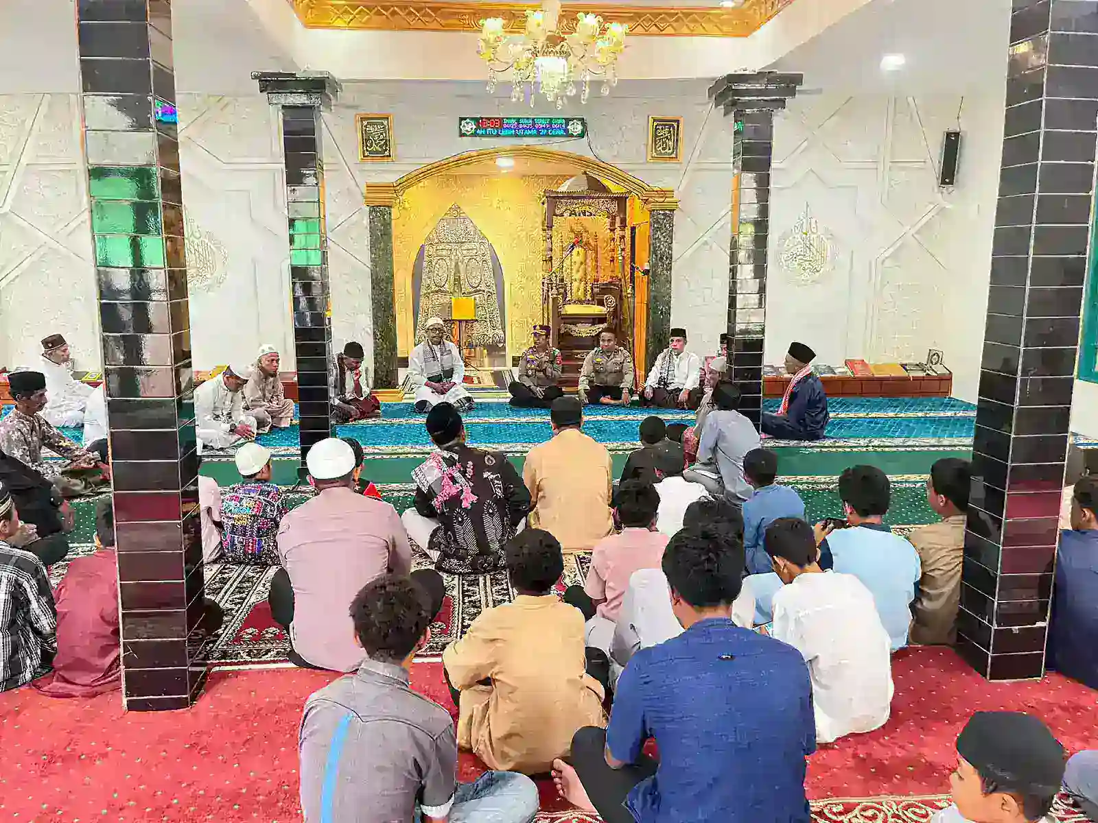 Jumat Keliling, Polres Fakfak Dekatkan Polisi dengan Masyarakat